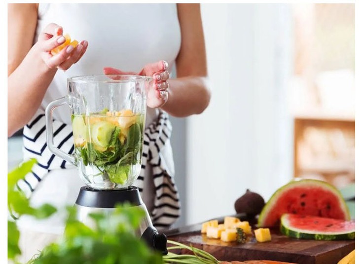 Bất cẩn khi sử dụng máy xay sinh tố, cô gái bị đứt gân tay nhiều đoạn - Ảnh 2. Bất cẩn khi sử dụng máy xay sinh tố, cô gái bị đứt gân tay nhiều đoạn - Ảnh 2.