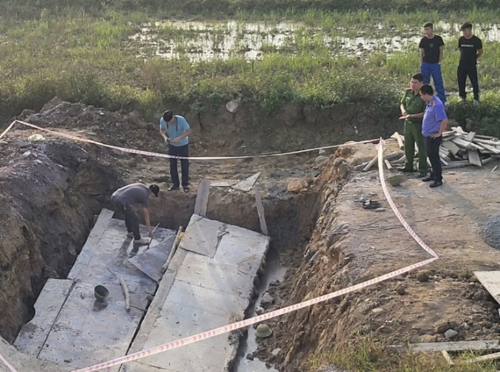 Vụ sập tấm đan cống khiến 2 người tử vong: Có người mới đi làm được 3 ngày - Ảnh 4.