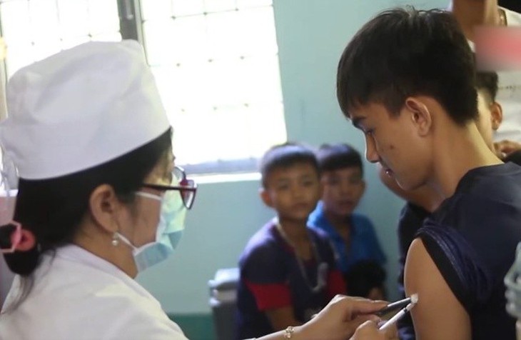 Bệnh bạch hầu có tốc độ lây lan rất nhanh, biến chứng nguy hiểm và đặc biệt là tỷ lệ tử vong cao. Ảnh minh họa Bệnh bạch hầu có tốc độ lây lan rất nhanh, biến chứng nguy hiểm và đặc biệt là tỷ lệ tử vong cao. Ảnh minh họa