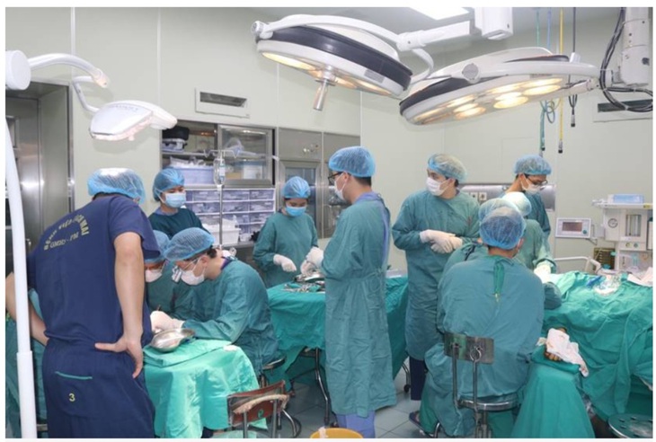 'Hồi sinh' ngoạn mục cho những bệnh nhân bị máy cuốn lột toàn bộ da đầu, nguy kịch nhất trong y văn- Ảnh 1. 'Hồi sinh' ngoạn mục cho những bệnh nhân bị máy cuốn lột toàn bộ da đầu, nguy kịch nhất trong y văn- Ảnh 1.