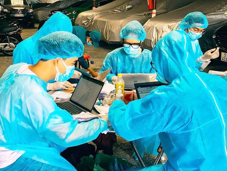 Hàng trăm nghìn cán bộ công đoàn ngành y tế tiên phong trong cuộc chiến phòng, chống dịch COVID-19- Ảnh 2. Hàng trăm nghìn cán bộ công đoàn ngành y tế tiên phong trong cuộc chiến phòng, chống dịch COVID-19- Ảnh 2.