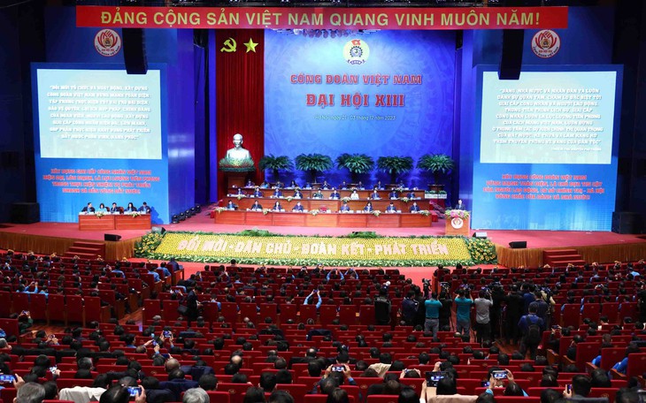 Hàng trăm nghìn cán bộ công đoàn ngành y tế tiên phong trong cuộc chiến phòng, chống dịch COVID-19