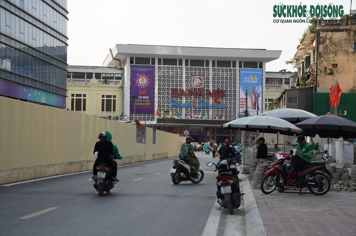 Hiện trạng tuyến đường sắt Metro Nhổn - ga Hà Nội sau 13 năm thi công- Ảnh 3. Hiện trạng tuyến đường sắt Metro Nhổn - ga Hà Nội sau 13 năm thi công- Ảnh 3.