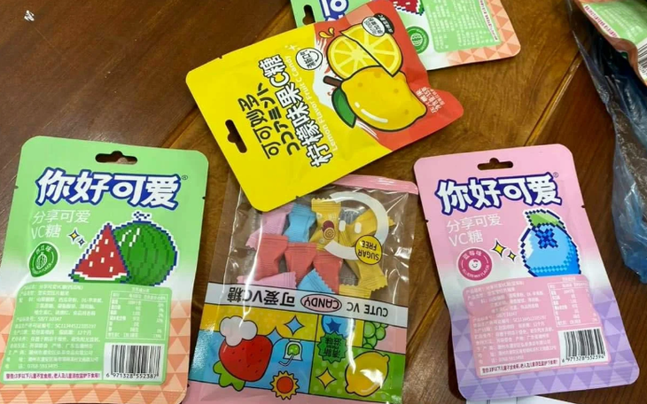 Công an thông tin vụ kẹo lạ nghi chứa ma túy bán ở cổng trường