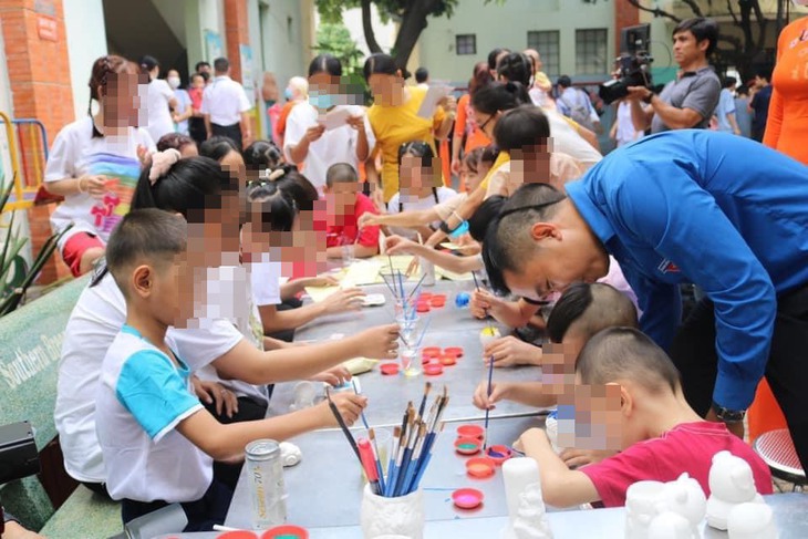 Xuất hiện trẻ vị thành niên bị lây nhiễm HIV do quan hệ tình dục đồng giới- Ảnh 2.