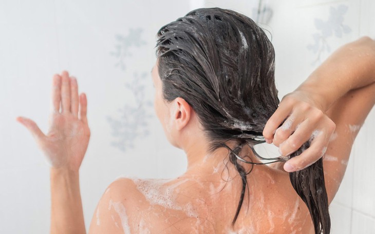 Thói quen khi gội đầu gây rụng tóc nhiều