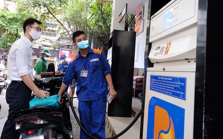 Giám sát chặt chẽ việc chấp hành quy định của pháp luật về kinh doanh xăng dầu