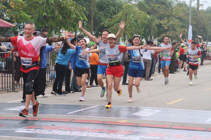 Trao giải Nghi Xuân Half marathon 2023- Ảnh 2.