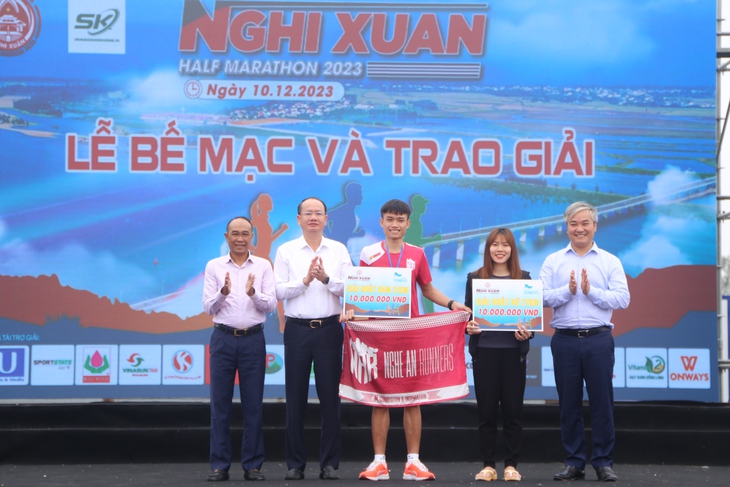 Những hình ảnh ấn tượng tại Giải chạy Nghi Xuân Half Marathon 2023- Ảnh 15.