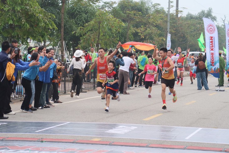 Những hình ảnh ấn tượng tại Giải chạy Nghi Xuân Half Marathon 2023- Ảnh 8.