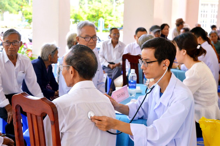Những lưu ý khi thực hiện hoạt động khám bệnh, chữa bệnh nhân đạo- Ảnh 2.