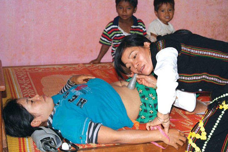 Điểm mới trong Thông tư quy định chức năng nhiệm vụ nhân viên y tế và cô đỡ thôn bản- Ảnh 3. Điểm mới trong Thông tư quy định chức năng nhiệm vụ nhân viên y tế và cô đỡ thôn bản- Ảnh 3.