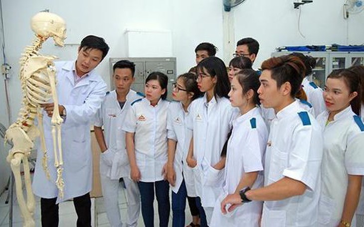 Nhân lực y tế là thành phần cốt lõi trong cung cấp dịch vụ chất lượng cao