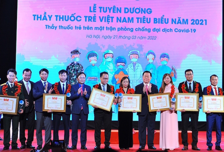 Nữ bác sĩ trẻ chống dịch ở biên giới, một lòng 'bám dân, bám bản'- Ảnh 3.
