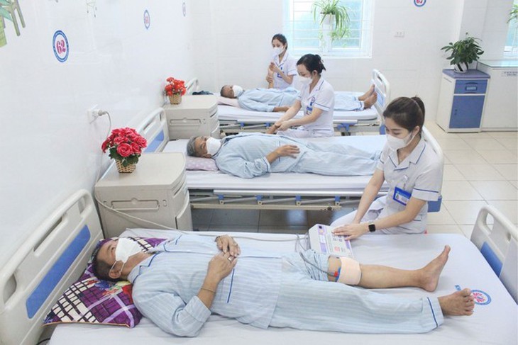 Bệnh viện Y học cổ truyền Nghệ An đón nhận cờ thi đua của Bộ Y tế- Ảnh 3.