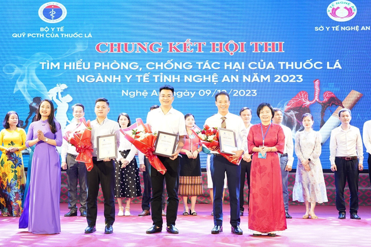 Bệnh viện Đa khoa TP. Vinh giành giải Nhất chung kết hội thi tìm hiểu phòng, chống tác hại của thuốc lá trong ngành Y tế Nghệ An năm 2023- Ảnh 7. Bệnh viện Đa khoa TP. Vinh giành giải Nhất chung kết hội thi tìm hiểu phòng, chống tác hại của thuốc lá trong ngành Y tế Nghệ An năm 2023- Ảnh 7.