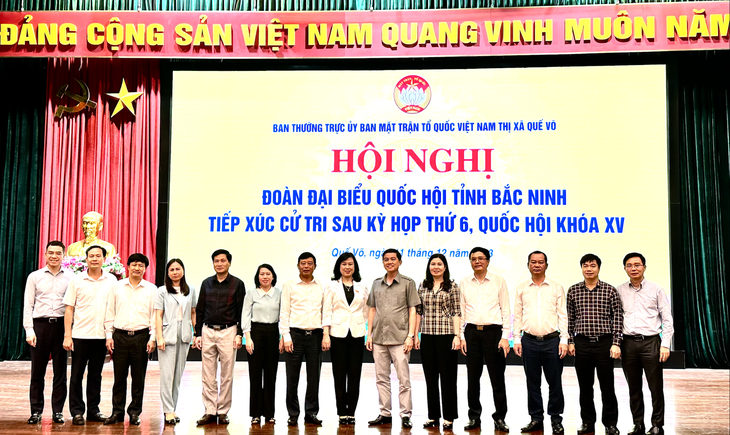 Bộ trưởng Bộ Y tế Đào Hồng Lan tiếp xúc cử tri tại thị xã Quế Võ, tỉnh Bắc Ninh- Ảnh 5. Bộ trưởng Bộ Y tế Đào Hồng Lan tiếp xúc cử tri tại thị xã Quế Võ, tỉnh Bắc Ninh- Ảnh 5.
