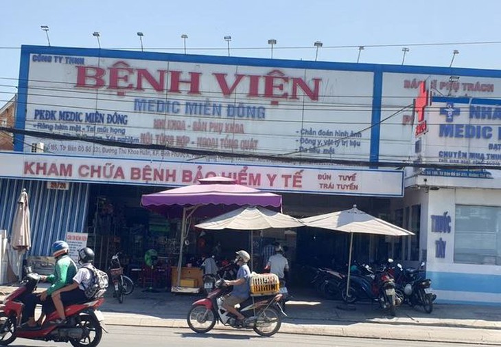 Chồng vừa ngủ dậy phát hiện con trai 1 tuổi tử vong, vợ bị thương - Ảnh 1.