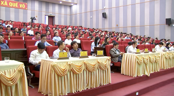Bộ trưởng Bộ Y tế Đào Hồng Lan tiếp xúc cử tri tại thị xã Quế Võ, tỉnh Bắc Ninh- Ảnh 2. Bộ trưởng Bộ Y tế Đào Hồng Lan tiếp xúc cử tri tại thị xã Quế Võ, tỉnh Bắc Ninh- Ảnh 2.