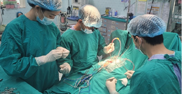 Trẻ sinh ra đã có đuôi dị tật bẩm sinh hiếm gặp, cha mẹ cần làm gì để ngăn ngừa dị tật sơ sinh?- Ảnh 2.