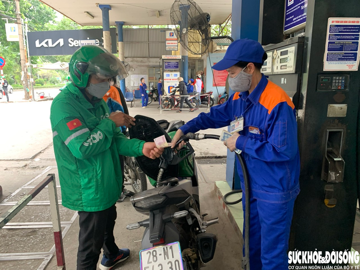 Giá xăng dầu hôm nay (14/12): Đồng loạt giảm, RON92 về sát mốc 20.000đ/lít- Ảnh 2. giá xăng