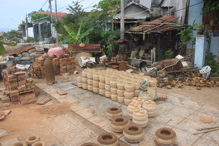 Làng đúc đồng Phú Lộc, Khánh Hòa ngày cuối năm- Ảnh 2.