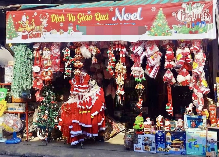 Dịch vụ ông già Noel nhộn nhịp trước Giáng sinh- Ảnh 1.
