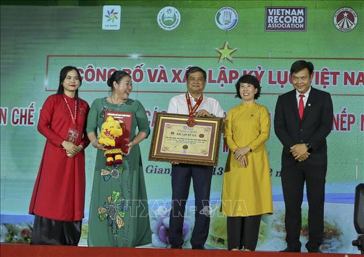 Xác lập kỷ lục chế biến các món bánh làm từ gạo, nếp nhiều nhất Việt Nam- Ảnh 3.