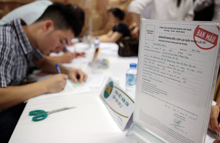 Hà Nội có thêm điểm cấp đổi GPLX, người dân không phải đi xa để làm thủ tục- Ảnh 3.