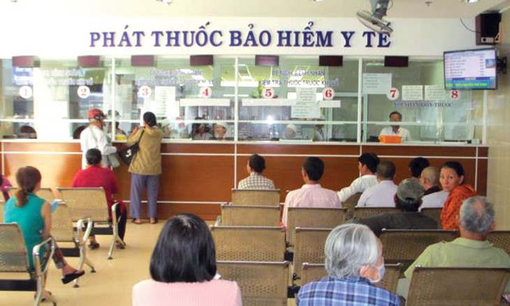 Người tham gia BHYT tiếp cận dịch vụ khám chữa bệnh ngày càng thuận lợi
- Ảnh 1. Người tham gia BHYT tiếp cận dịch vụ khám chữa bệnh ngày càng thuận lợi
- Ảnh 1.