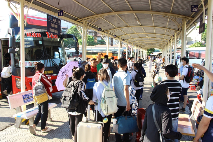 Hà Nội yêu cầu tạo điều kiện di chuyển tốt nhất cho thí sinh trong kỳ thi tốt nghiệp- Ảnh 2. Hà Nội yêu cầu tạo điều kiện di chuyển tốt nhất cho thí sinh trong kỳ thi tốt nghiệp- Ảnh 2.