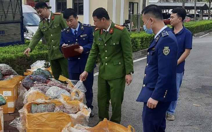 Sơn La: Trong 1 ngày bắt giữ hơn 1 tấn nội tạng động vật hôi thối đang trên đường đi tiêu thụ