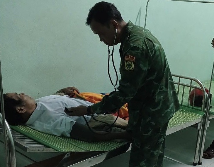 Ăn nấm lạ, 3 người lên cơn co giật, nôn sốc- Ảnh 2.