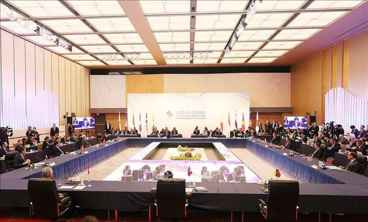 Thủ tướng dự Phiên bế mạc Hội nghị cấp cao kỷ niệm 50 năm quan hệ ASEAN - Nhật Bản- Ảnh 3.