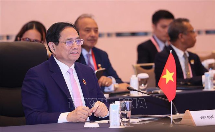 Thủ tướng dự Phiên bế mạc Hội nghị cấp cao kỷ niệm 50 năm quan hệ ASEAN - Nhật Bản- Ảnh 2.