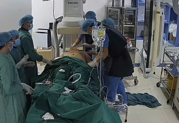 Trời lạnh người bị Tăng huyết áp cần lưu ý điều này để không 'chết đi sống lại nhiều lần' - Ảnh 1.