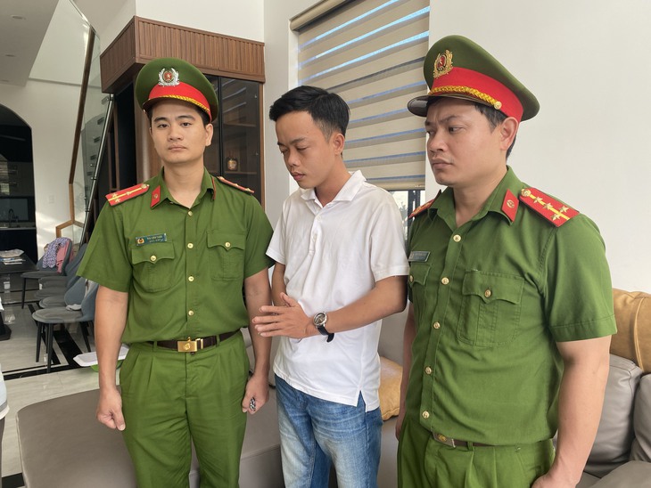 Bắt tạm giam cán bộ tín dụng ngân hàng lừa đảo hơn 25 tỷ đồng- Ảnh 1.