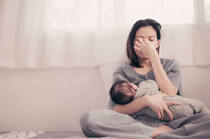 Sau khi sinh con, nhiều chị em giảm và có người mất khoái cảm, thờ ơ với chuyện ấy. Ảnh minh họa