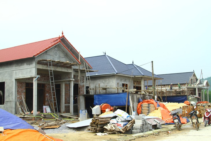Người dân vùng tái định cư Dự án cao tốc Bắc – Nam phấn khởi dựng nhà ổn định cuộc sống- Ảnh 3.