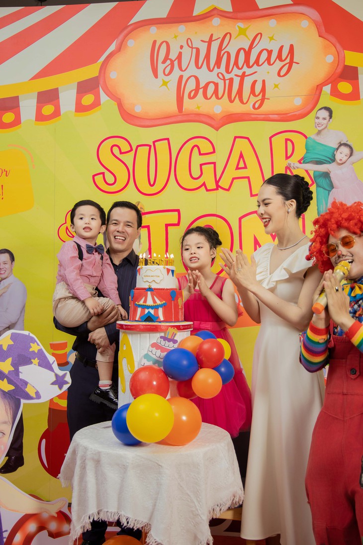 Sang Lê đưa màu sắc rạp xiếc vào vào sinh nhật của hai con- Ảnh 1. Sang Lê đưa màu sắc rạp xiếc vào vào sinh nhật của hai con- Ảnh 1.