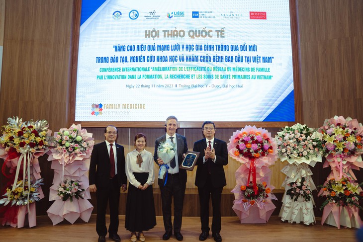 OMRON Heathcare hợp tác cùng Trường Đại học Y Dược, Đại học Huế nâng cao quản lý bệnh tăng huyết áp- Ảnh 4.