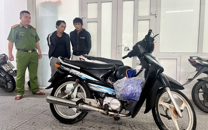 Hai anh em nghiện ma tuý trộm loạt xe máy ở bệnh viện