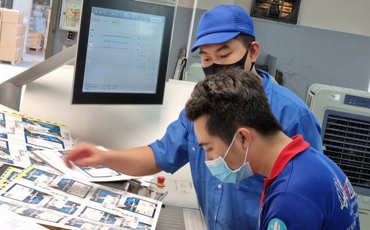 Ép người lao động đi làm Tết Dương lịch sẽ bị phạt tiền- Ảnh 2. Ép người lao động đi làm Tết Dương lịch sẽ bị phạt tiền- Ảnh 2.