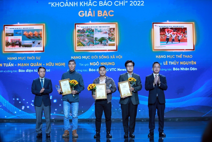 Báo Sức khỏe và Đời sống đoạt giải ảnh Khoảnh khắc báo chí- Ảnh 2.