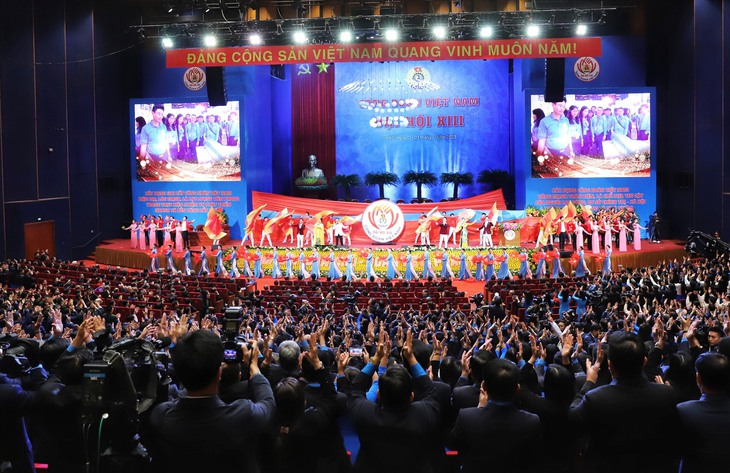 Đổi mới tổ chức và hoạt động, xây dựng Công đoàn Việt Nam vững mạnh toàn diện- Ảnh 1. Đổi mới tổ chức và hoạt động, xây dựng Công đoàn Việt Nam vững mạnh toàn diện- Ảnh 1.