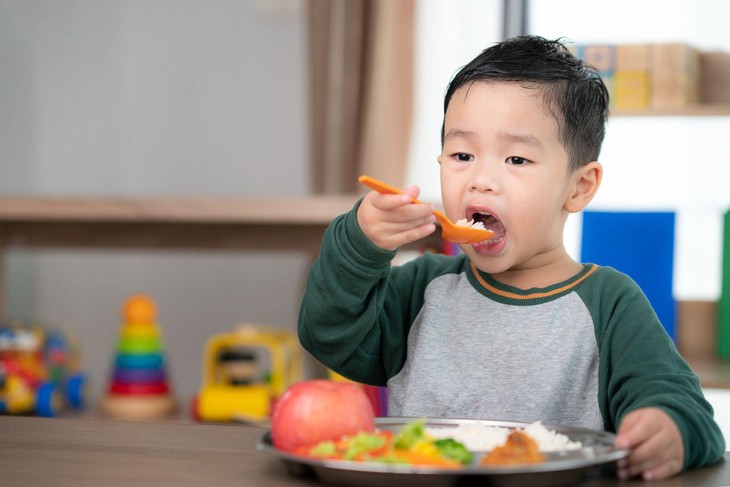 03 phương pháp giúp hỗ trợ bé ăn dặm tăng cân đều đặn mẹ bỏ túi ngay- Ảnh 2.