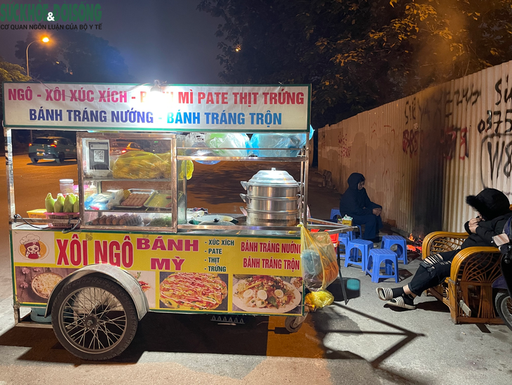 Lặng lẽ mưu sinh giữa đêm đông giá rét- Ảnh 3.
