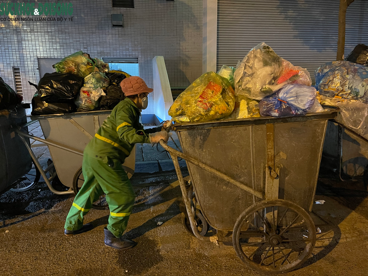 Lặng lẽ mưu sinh giữa đêm đông giá rét- Ảnh 5.