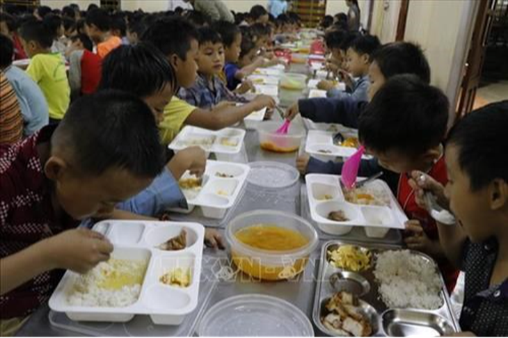 Thủ tướng: Xử lý nghiêm nếu 'cắt xén' bữa ăn của trẻ mầm non, học sinh nội trú, bán trú- Ảnh 1. Thủ tướng: Xử lý nghiêm nếu 'cắt xén' bữa ăn của trẻ mầm non, học sinh nội trú, bán trú- Ảnh 1.