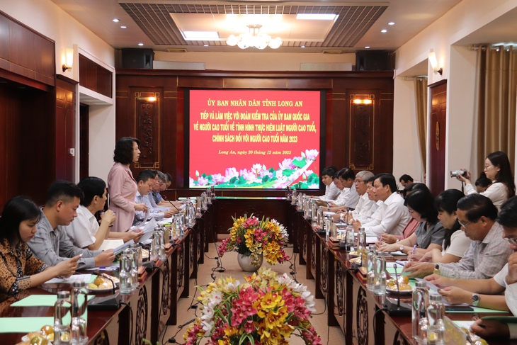 Trích quỹ hỗ trợ cho tình nguyện viên chăm sóc sức khỏe người cao tuổi tại nhà- Ảnh 3.